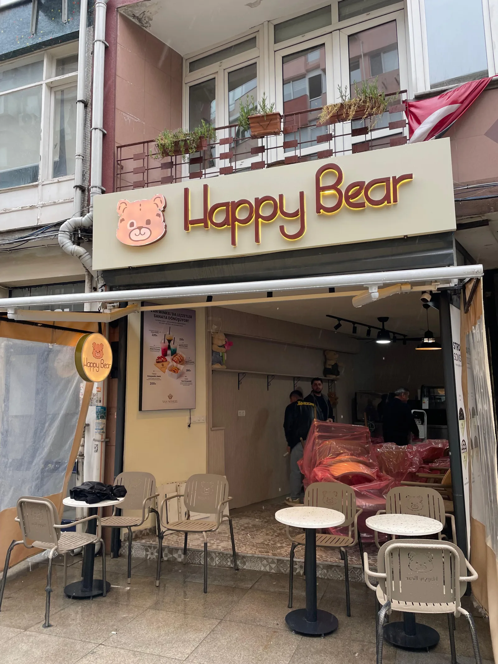 Happy Bear Kadıköy kutu harf tabelası