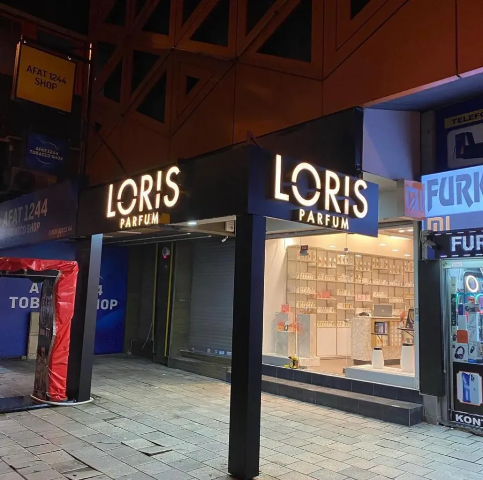 Loris Parfüm Ümraniye ışıklı tabela