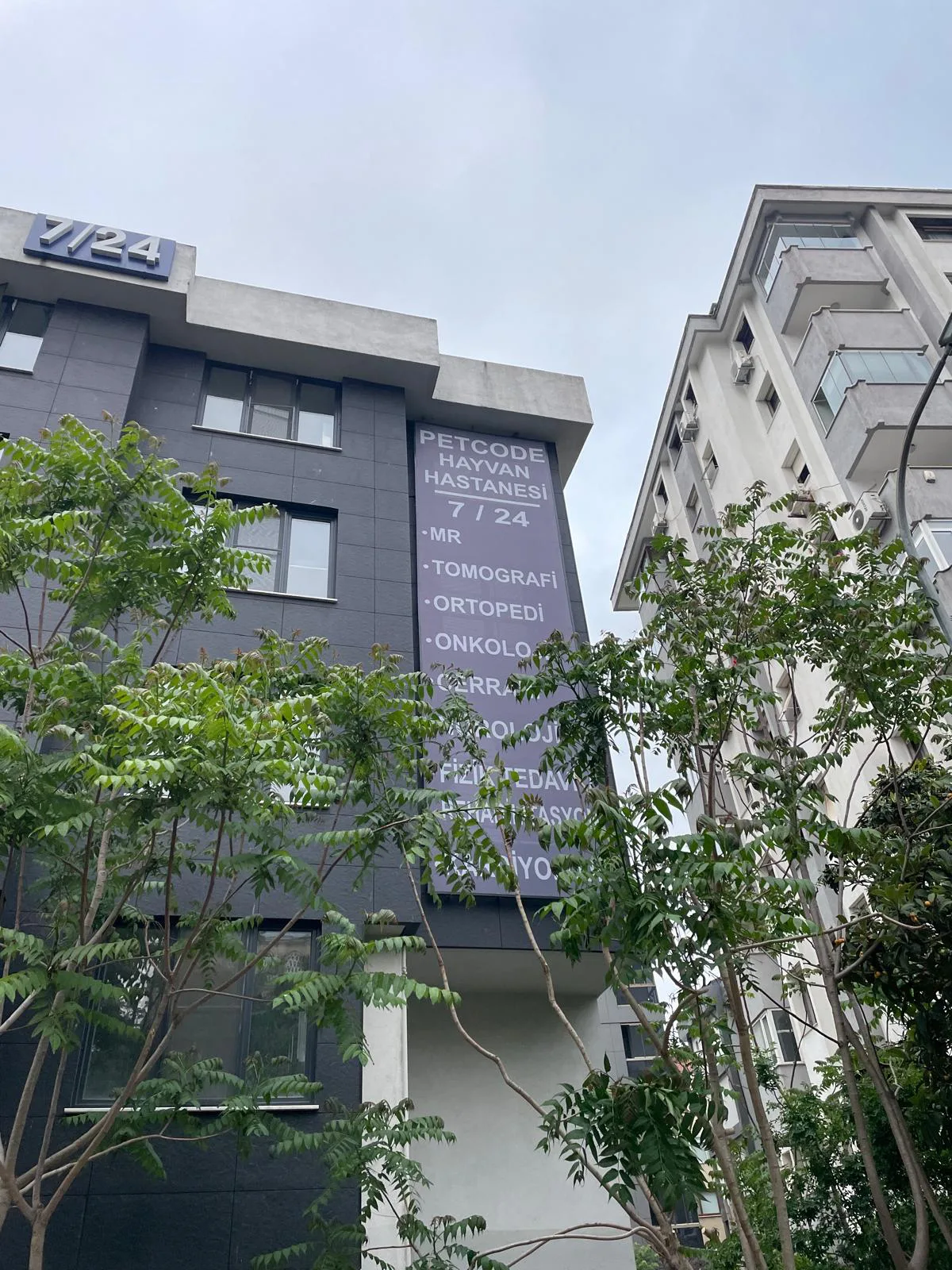 Petcode Bagdat Caddesi Cephe Tabelasi Calismasi Polat Reklam 2026 Tabelaci çalışması