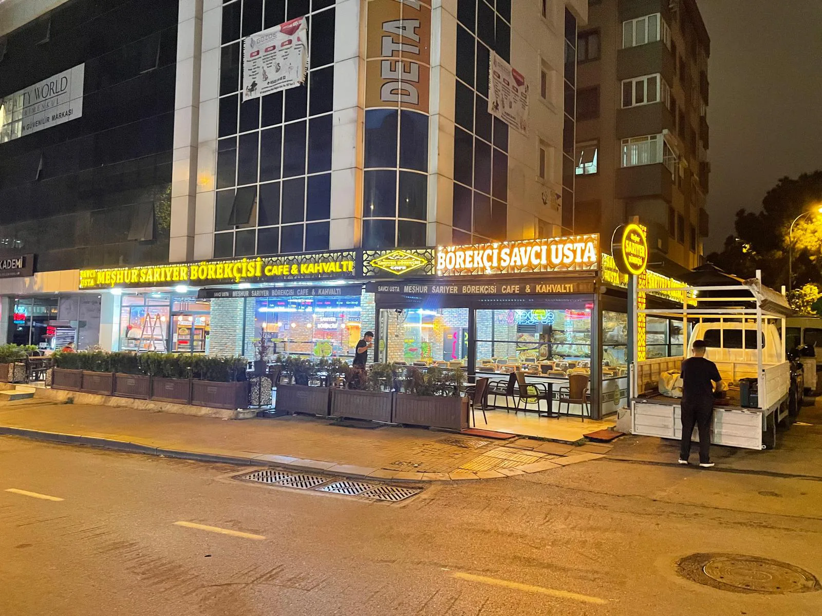 Sariyer Borekcisi Maltepe Subesi Krom Kutu Harf Tabela Calismasi Polat Reklam Tabelaci 2026 çalışması