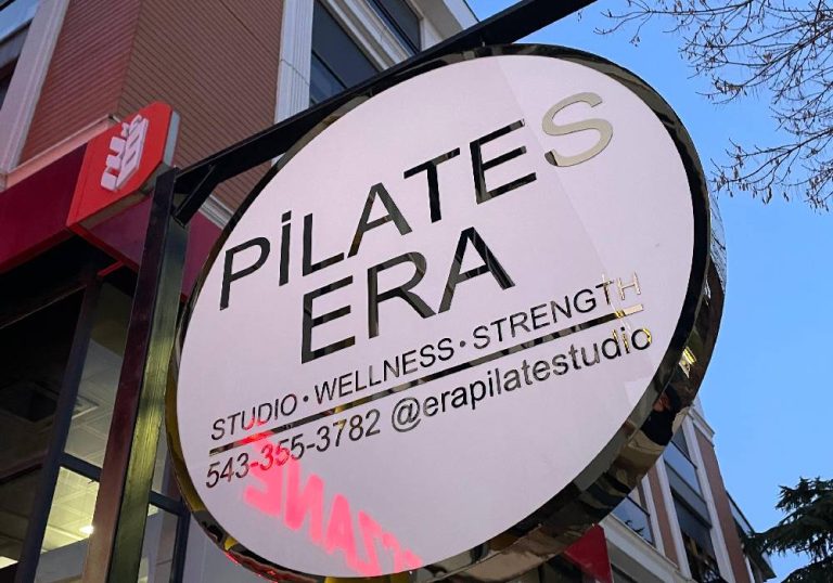 pilates era acıbadem subesi gold yan bantlı beyaz pleksi ön yüzlü fener tabela montajı tabelacı