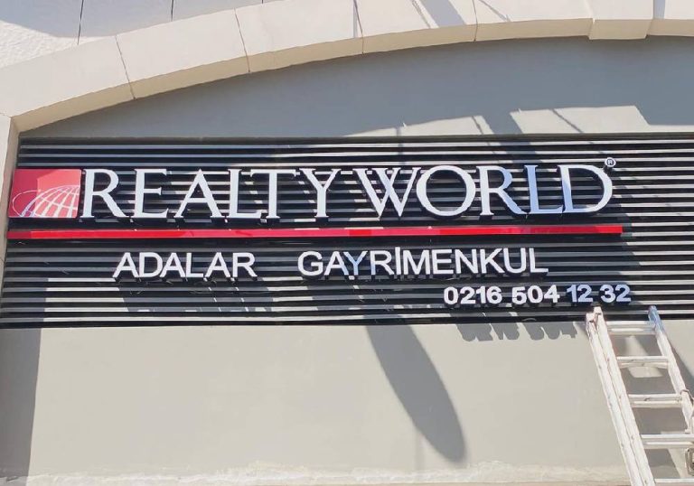 alüminyum ızgara zemin kırmızı ve beyaz pleksi kutu harf istanbul küçükyalı