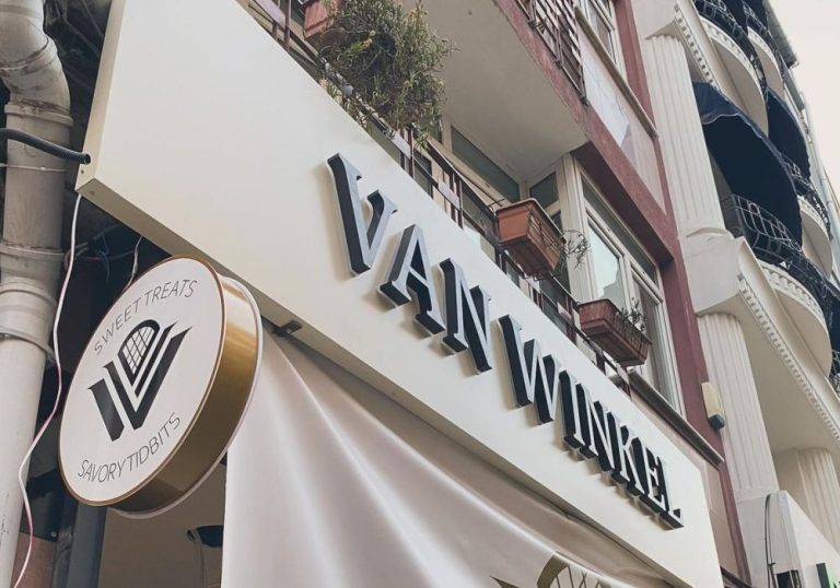 kompozit zemin üzerine siyah alüminyum statik boyalı kutu harf tabela imalatı